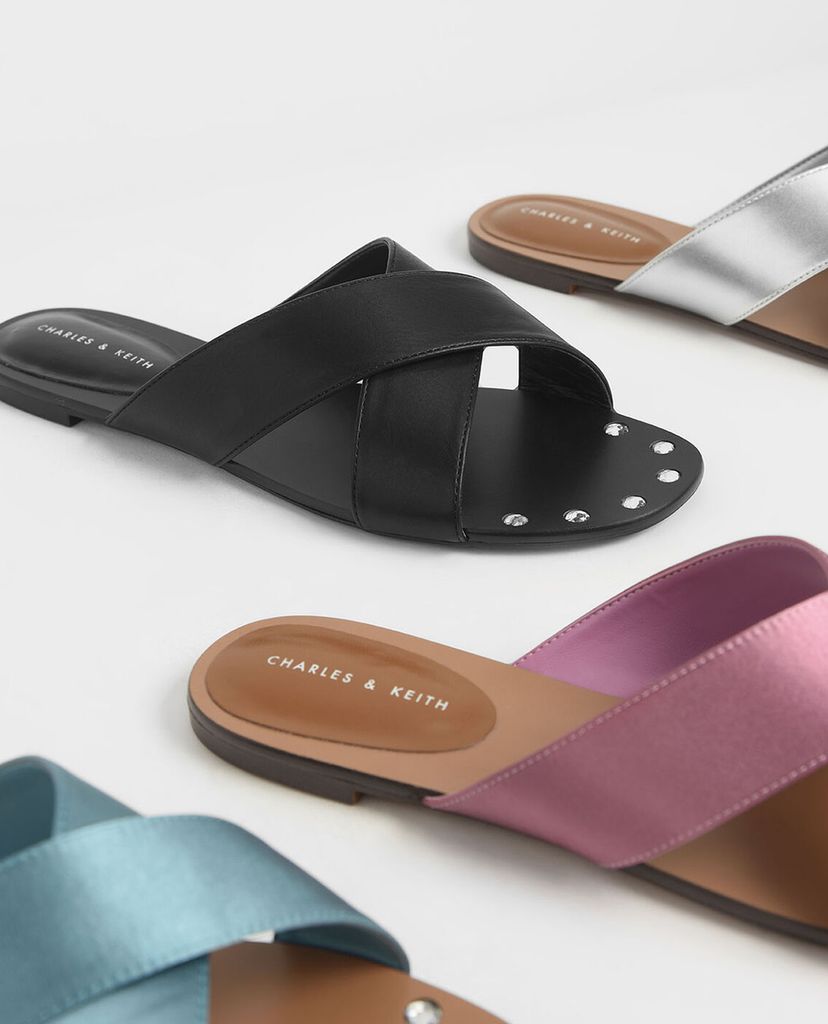 CHARLES & KEITH - Giày sandal nữ quai chéo Metallic Embellished Sole