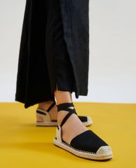 CHARLES & KEITH - Giày sandals nữ mũi tròn Tie Around Espadrille
