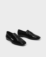 CHARLES & KEITH - Giày đế bệt nữ mũi vuông Classic Loafers