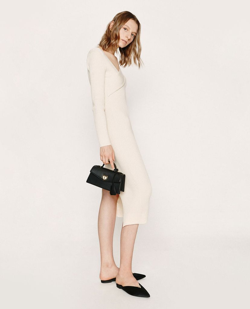 CHARLES & KEITH - Giày đế bệt mũi nhọn Satin Embellished V Cut