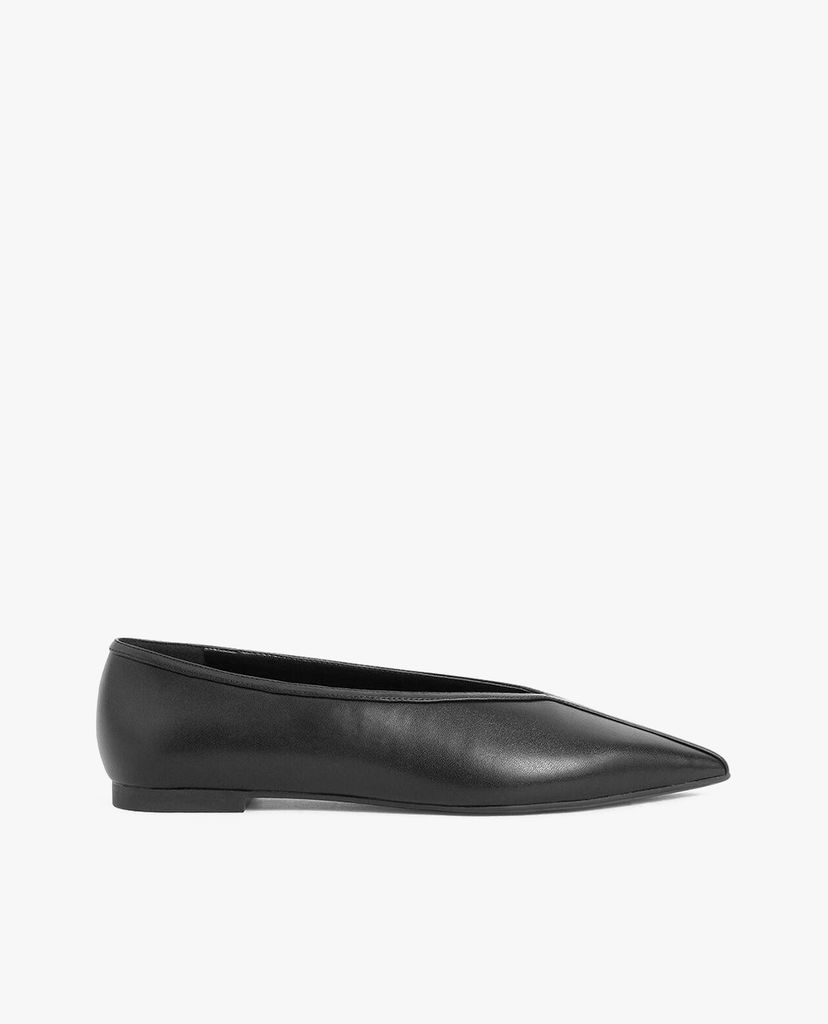 CHARLES & KEITH - Giày đế bệt nữ mũi nhọn V Cut Ballerina