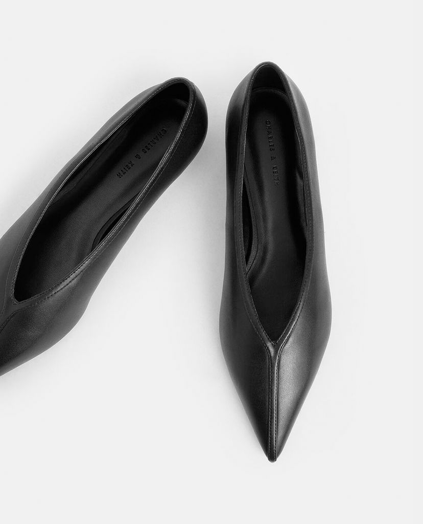 CHARLES & KEITH - Giày đế bệt nữ mũi nhọn V Cut Ballerina