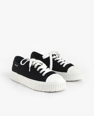 CHARLES & KEITH - Giày thể thao nữ thắt dây hiện đại