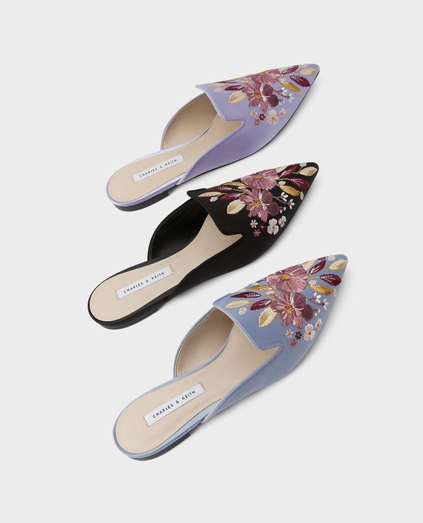 CHARLES & KEITH - Giày mules nữ mũi nhọn thêu hoa thời trang