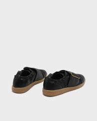 CHARLES & KEITH - Giày thể thao nữ trẻ trung phối quai ngang bảng lớn
