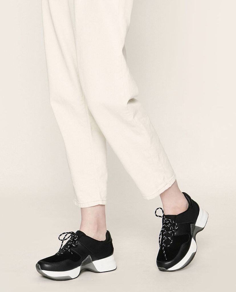 CHARLES & KEITH - Giày thể thao nữ cột dây Textured Lace Up