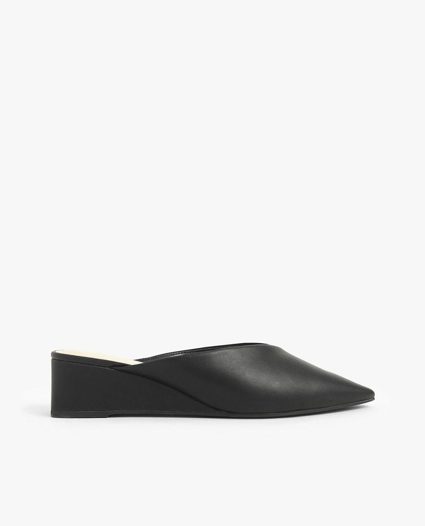 CHARLES & KEITH - Giày đế xuồng mũi nhọn Textured Pointed Toe Wedge