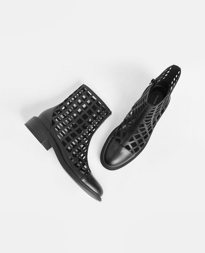CHARLES & KEITH - Giày boots nữ mũi nhọn Caged