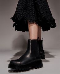 CHARLES & KEITH - Giày boots nữ đế dày Chunky Sole Chelsea