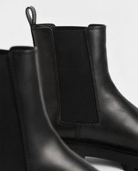 CHARLES & KEITH - Giày boots nữ đế dày Chunky Sole Chelsea