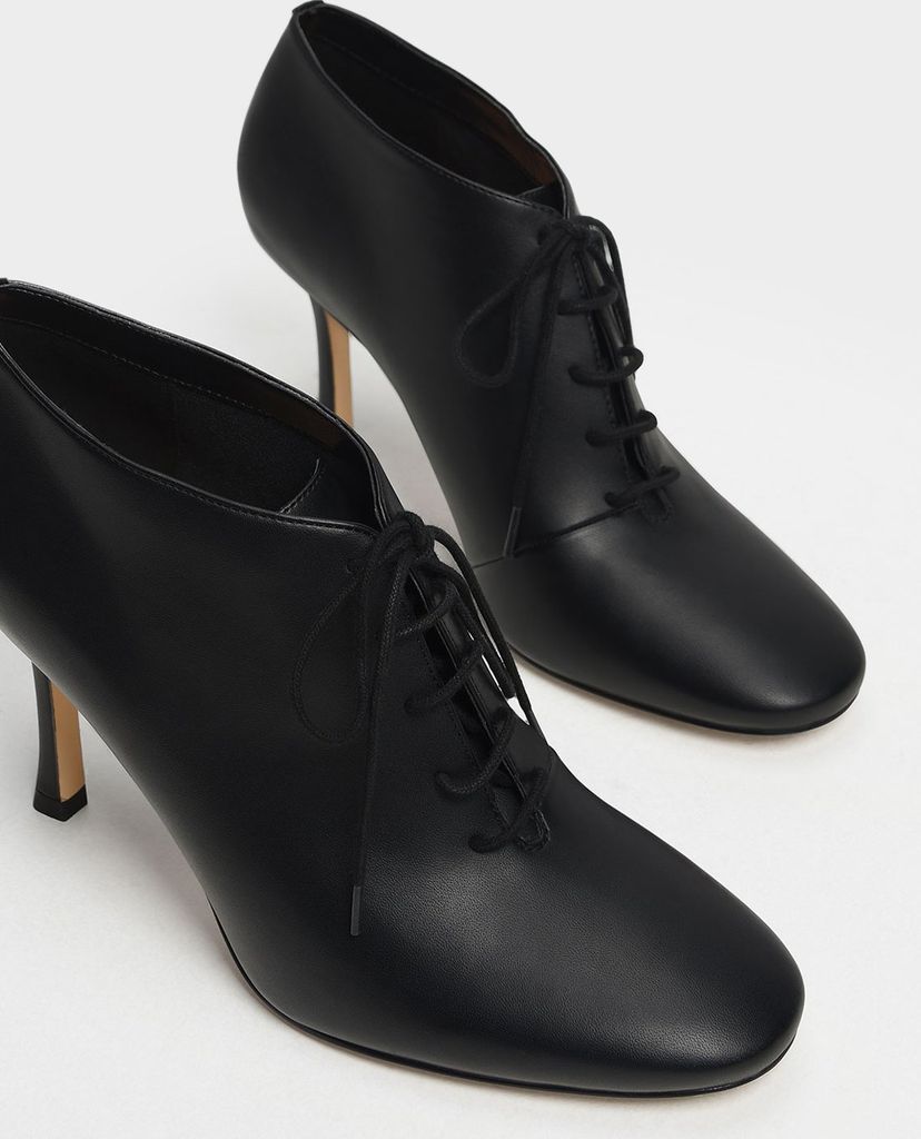 CHARLES & KEITH - Giày boots nữ cổ thấp thắt dây hiện đại