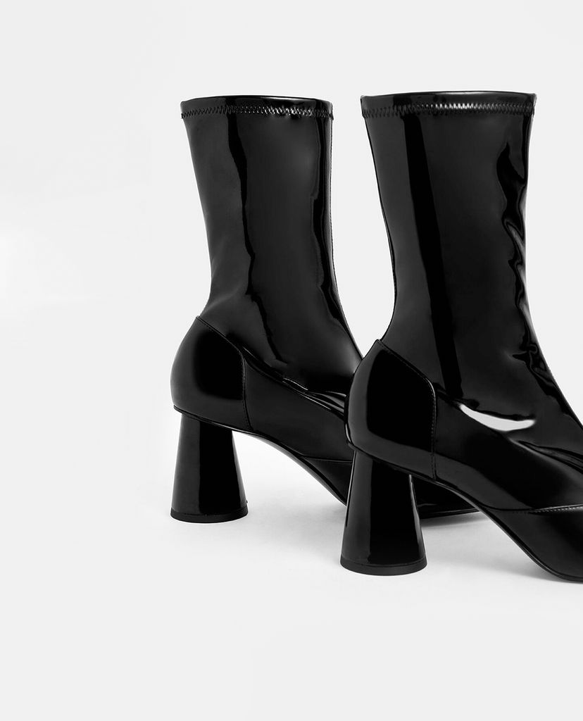 CHARLES & KEITH - Giày boots nữ mũi nhọn Patent Cylindrical