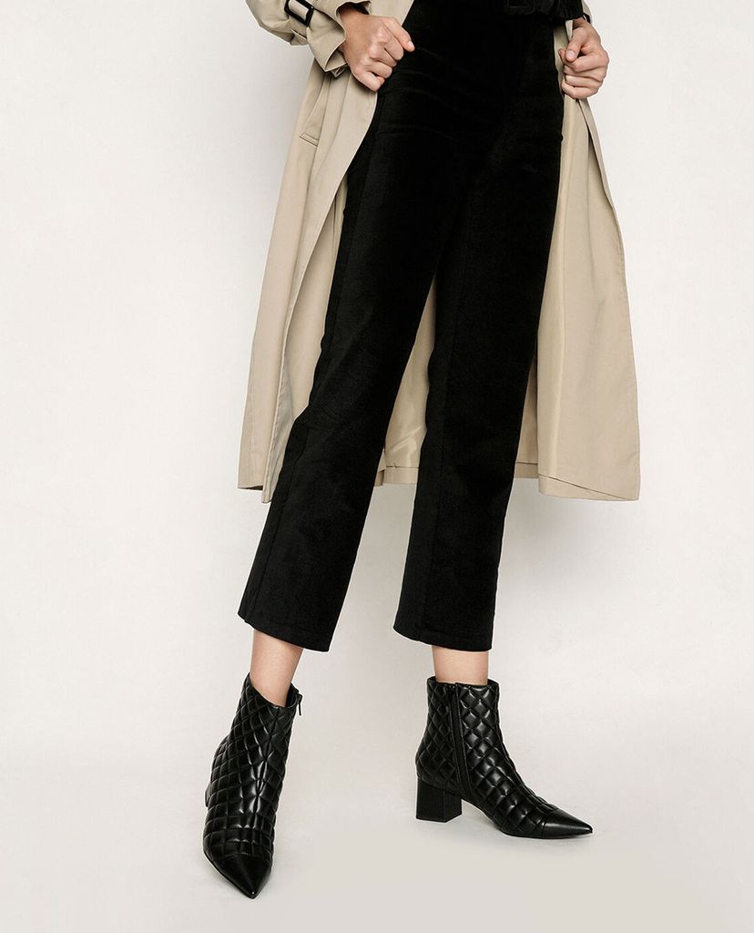 CHARLES & KEITH - Giày boots nữ mũi nhọn Quilted Ankle
