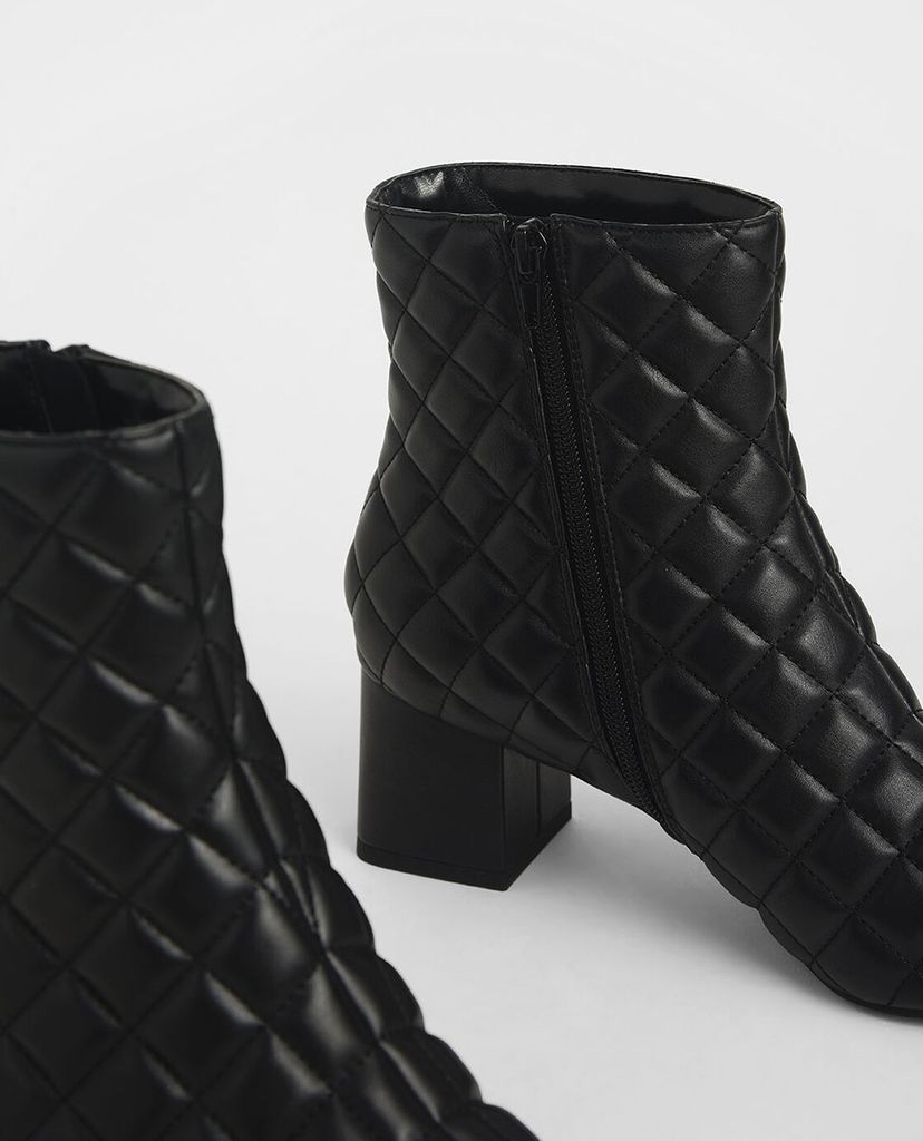 CHARLES & KEITH - Giày boots nữ mũi nhọn Quilted Ankle