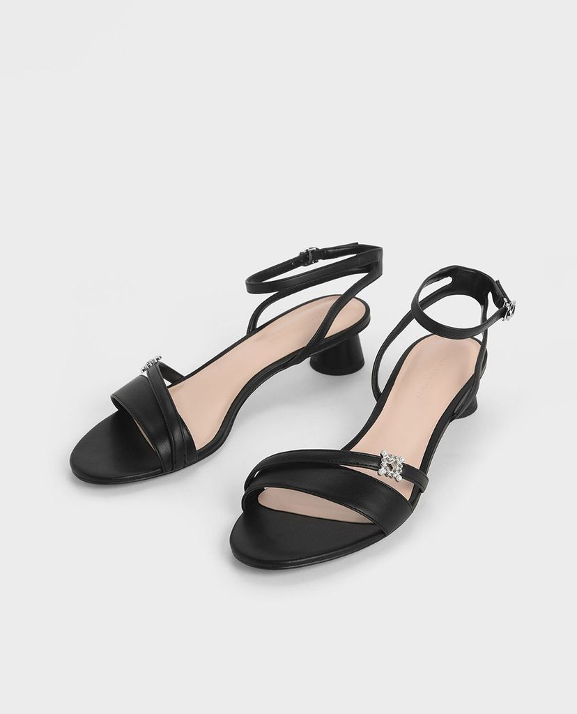 CHARLES & KEITH - Giày sandal đính ngọc trai
