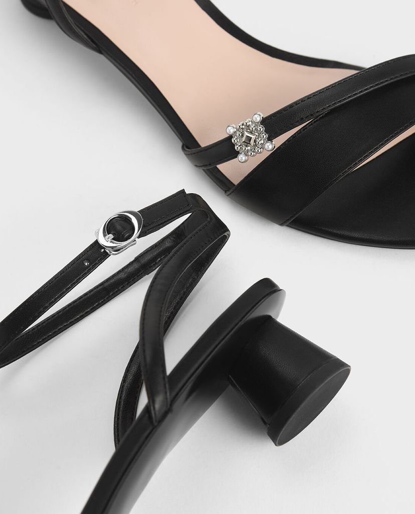 CHARLES & KEITH - Giày sandal đính ngọc trai