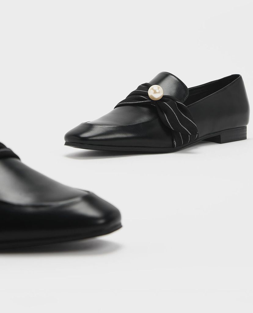 CHARLES & KEITH - Giày đế bệt đính nơ Embellished Pinstripe Ruched