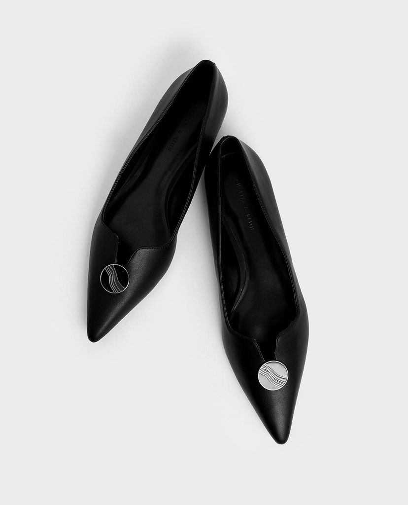 CHARLES & KEITH - Giày đế bệt nữ mũi nhọn Button Detail