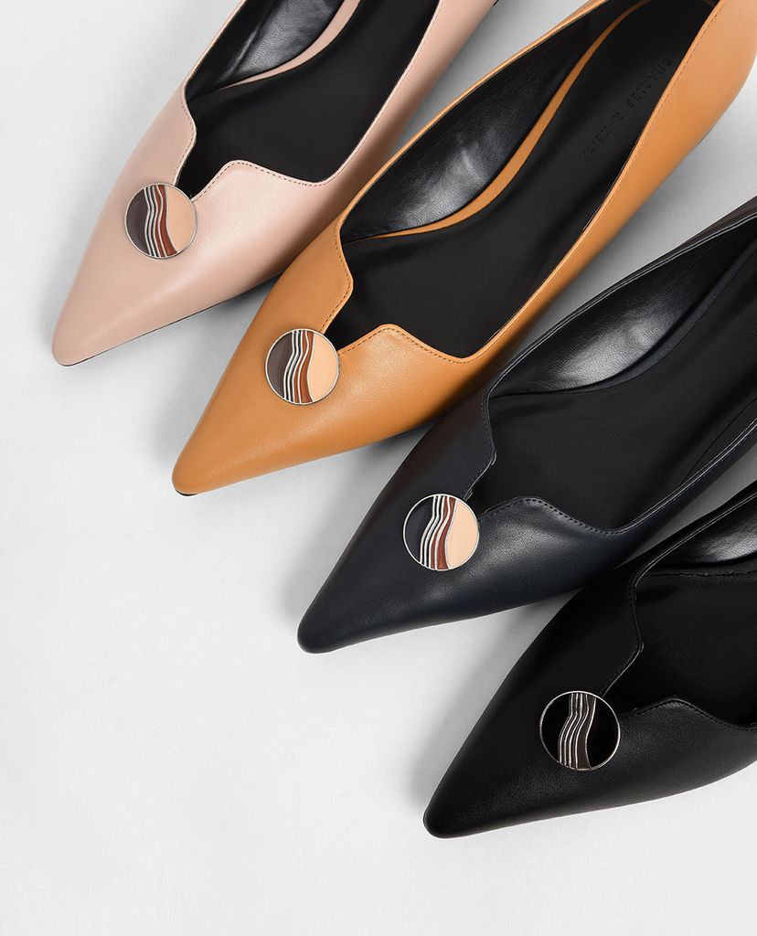 CHARLES & KEITH - Giày đế bệt nữ mũi nhọn Button Detail