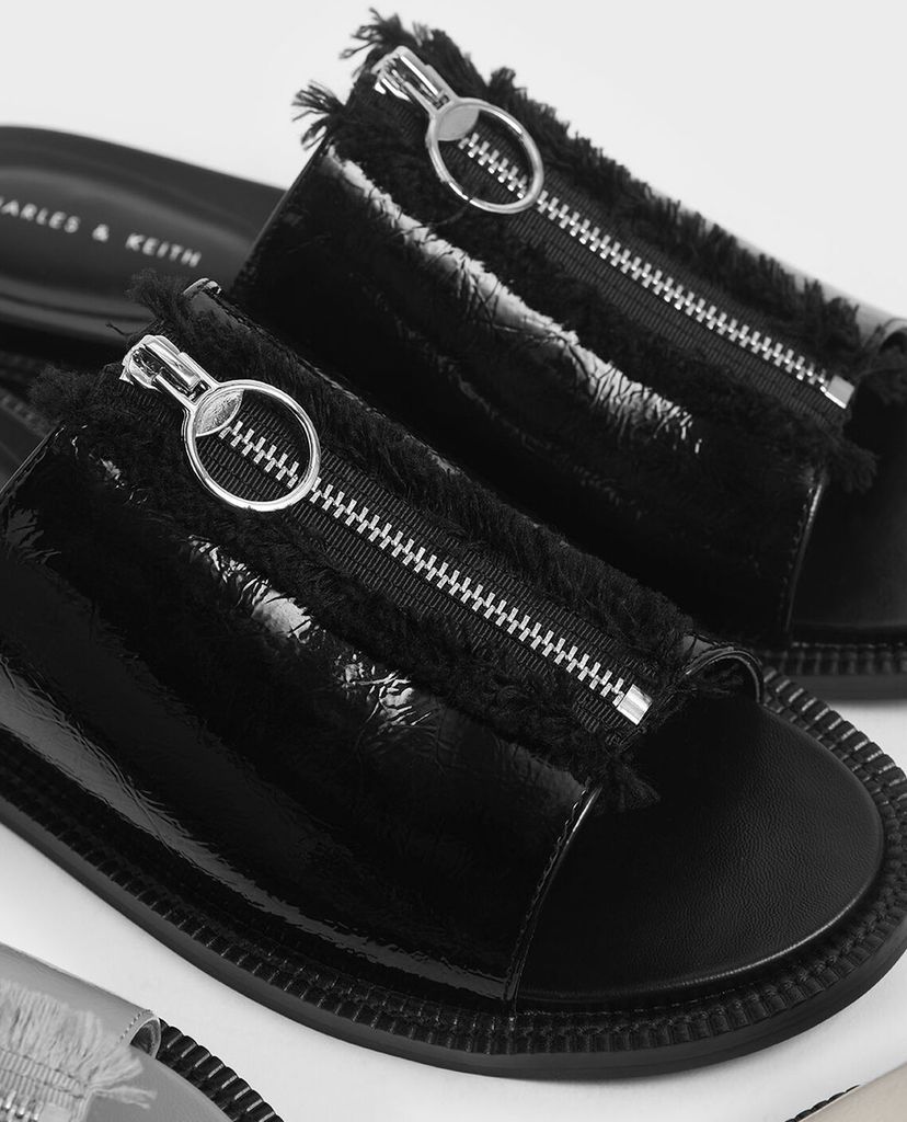 CHARLES & KEITH - Giày sandal nữ phối zip Wrinkled Patent