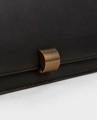 CHARLES & KEITH - Túi đeo vai nữ phom chữ nhật Chain Strap Trapeze