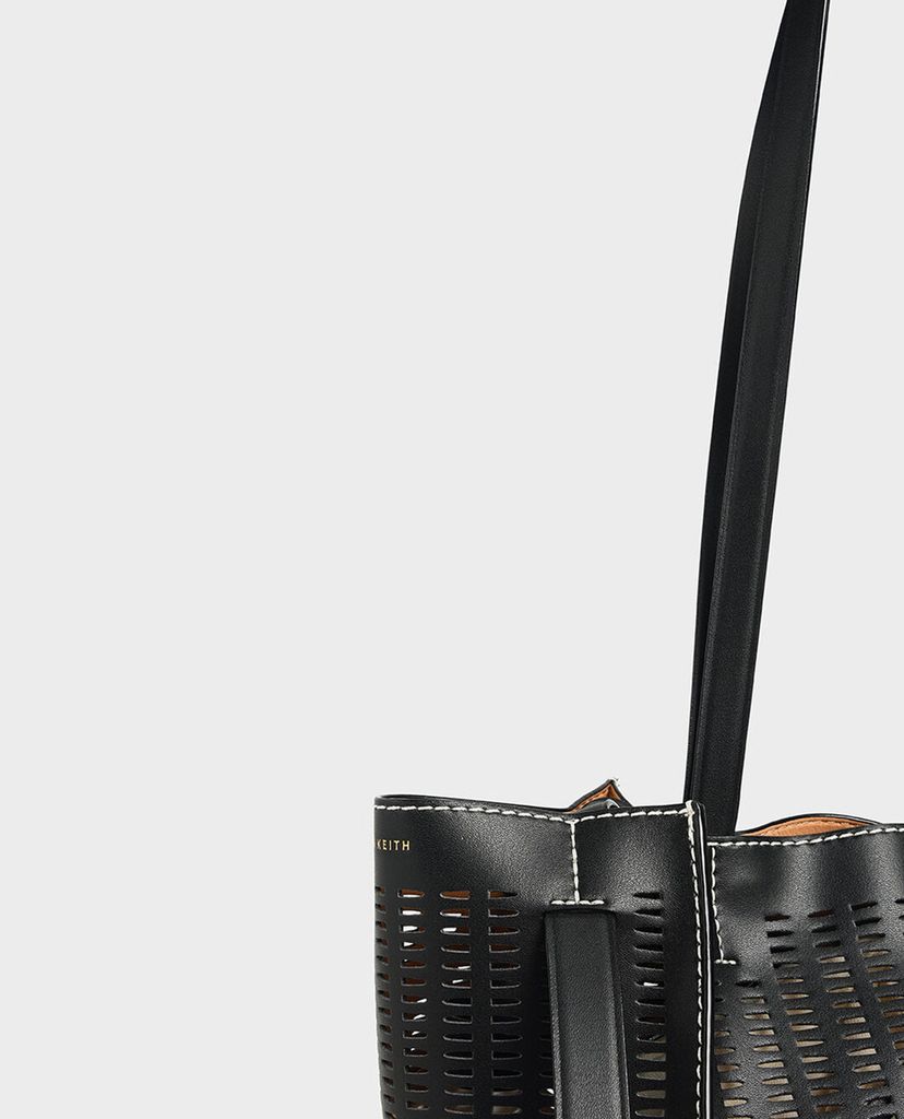 CHARLES & KEITH - Túi đeo vai nữ hình thang Large Laser Cut