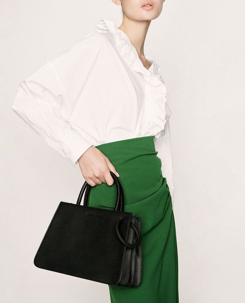 CHARLES & KEITH - Túi đeo vai nữ hình thang Chunky Chain Top Handle
