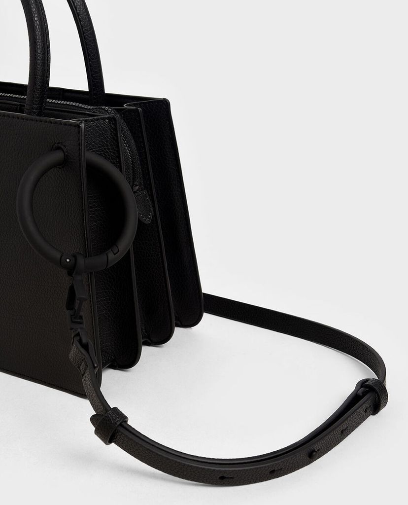 CHARLES & KEITH - Túi đeo vai nữ hình thang Chunky Chain Top Handle
