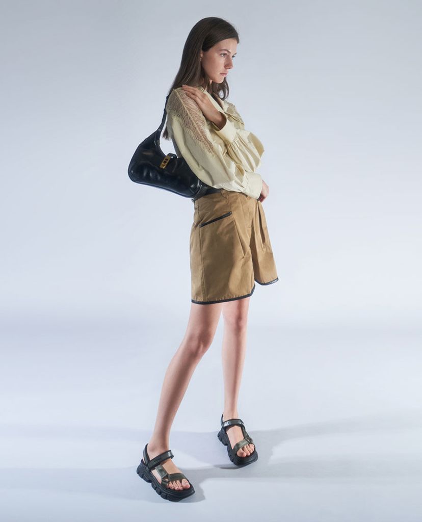 CHARLES & KEITH - Túi đeo vai nữ hình thang Metallic Accent Hobo