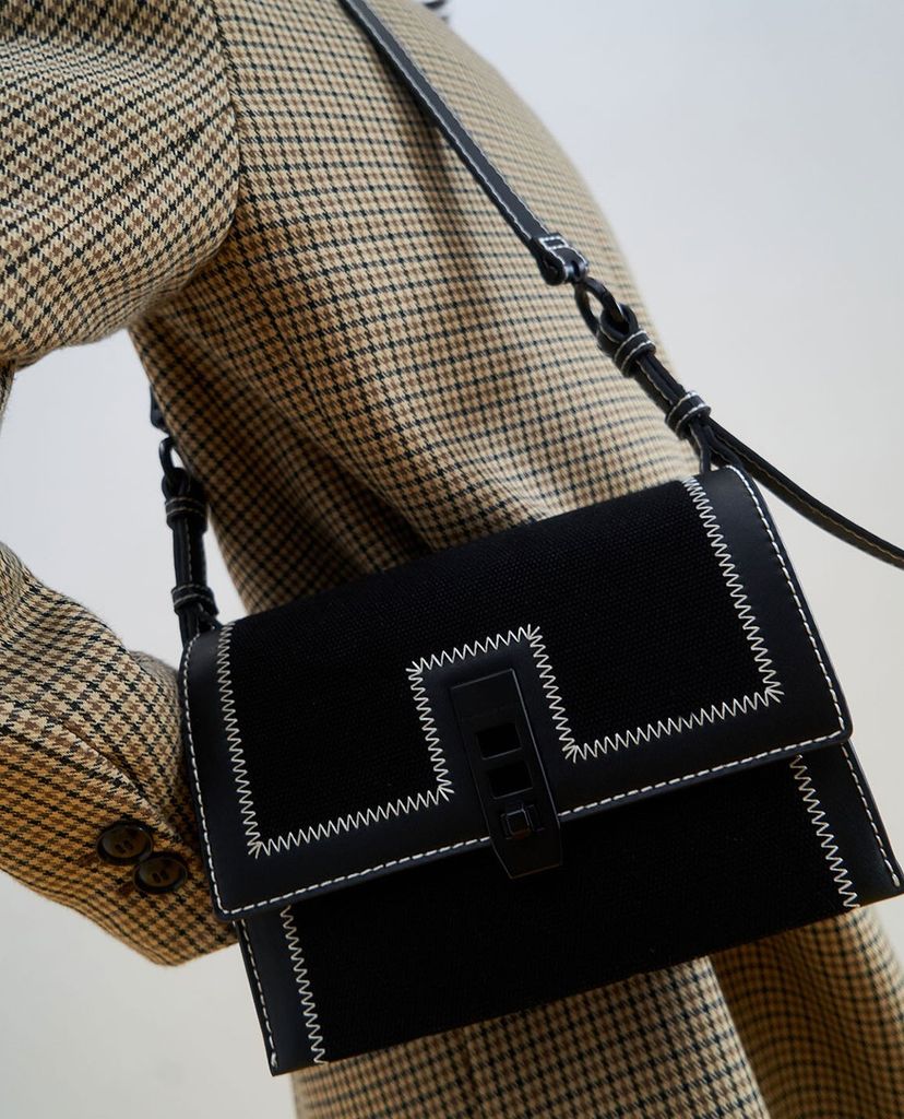 CHARLES & KEITH - Túi xách nữ nắp gập chữ nhật Turn Lock Chain
