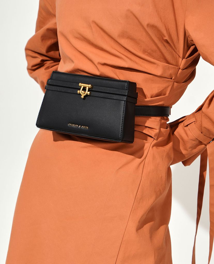 CHARLES & KEITH - Túi đeo hông hình thang Croc Effect Trapeze