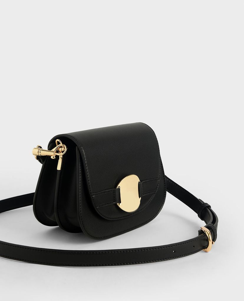 CHARLES & KEITH - Túi đeo chéo Metal Accent
