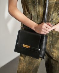 CHARLES & KEITH - Túi đeo chéo nữ Metallic Push Lock Crossbody Bag