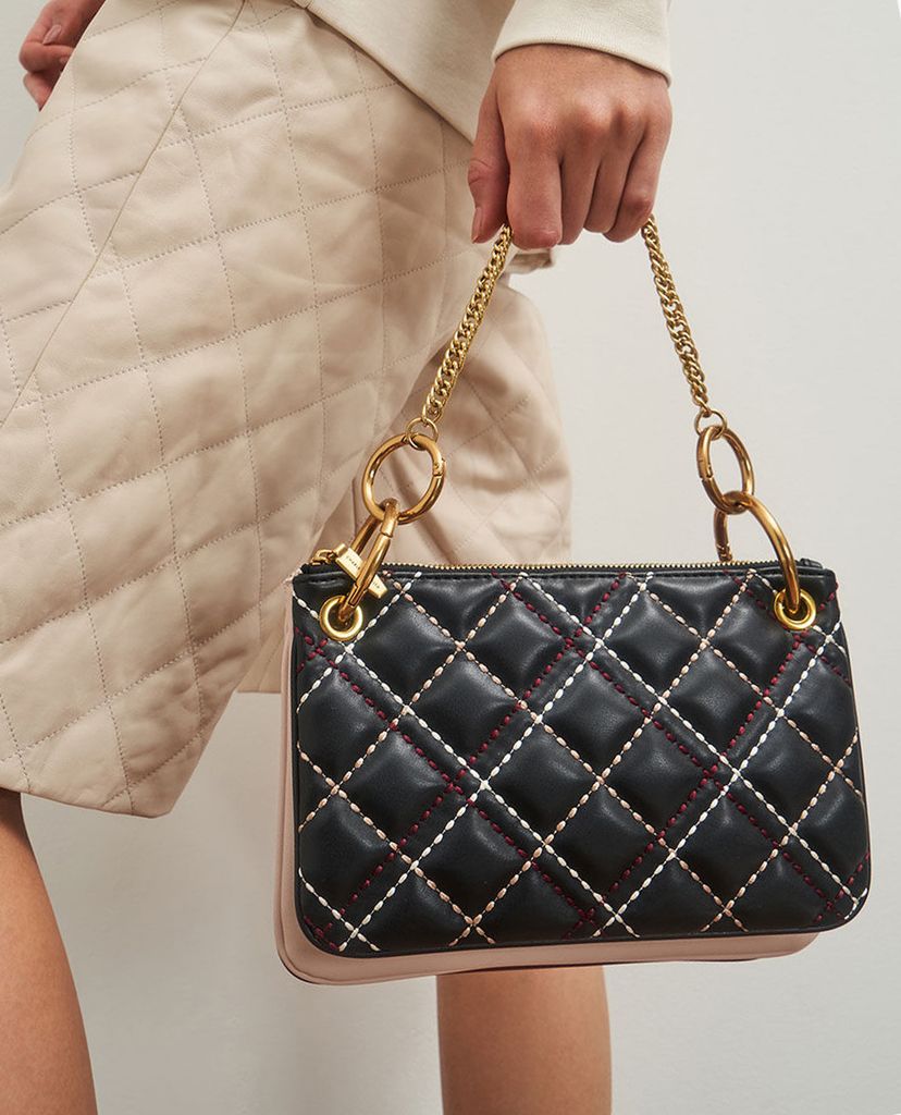 CHARLES & KEITH - Túi đeo chéo nữ tay cầm bằng kim loại thời trang