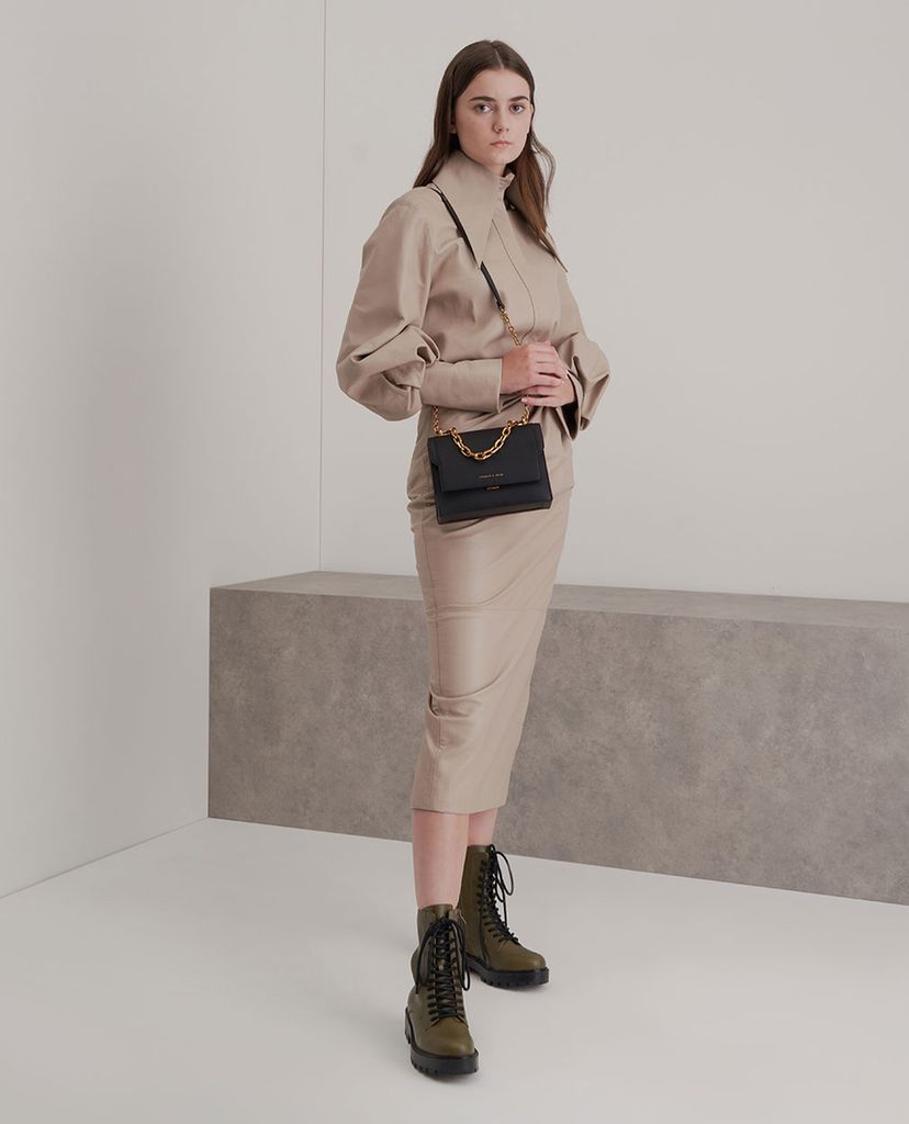 CHARLES & KEITH - Túi đeo chéo nữ hình chữ nhật Chain Handle