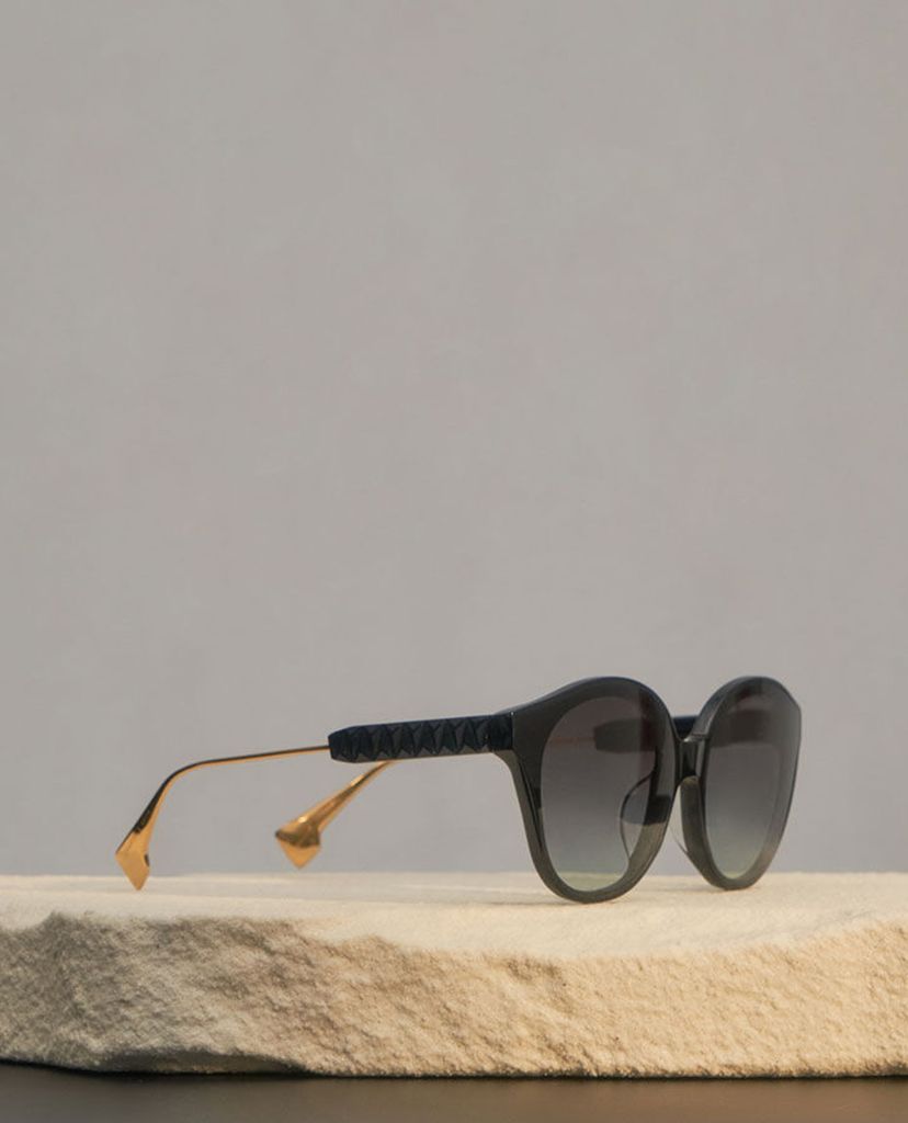 CHARLES & KEITH - Kính mát gọng mắt mèo Acetate Cat Eye