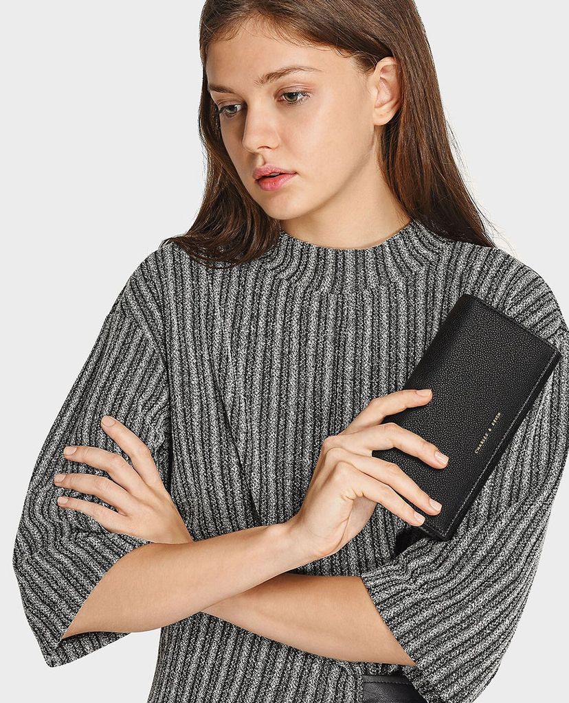 CHARLES & KEITH - Ví cầm tay nữ chữ nhật Basic