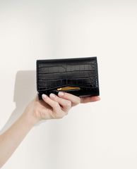 CHARLES & KEITH - Ví nữ dạng gập Metallic Accent