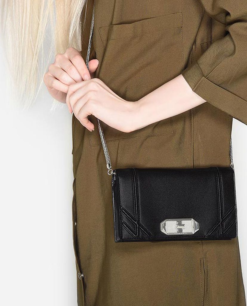CHARLES & KEITH - Túi đeo chéo nữ khóa vặn Turn-Lock