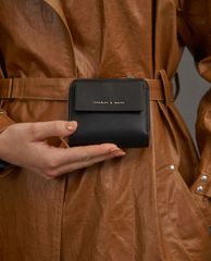 CHARLES & KEITH - Ví nữ phom vuông nhỏ gọn