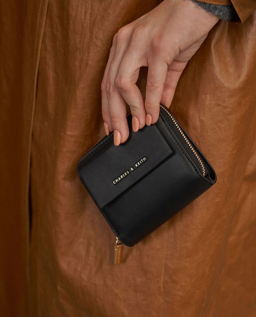 CHARLES & KEITH - Ví nữ phom vuông nhỏ gọn
