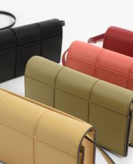 CHARLES & KEITH - Túi đeo chéo nữ chữ nhật nắp gập thời trang