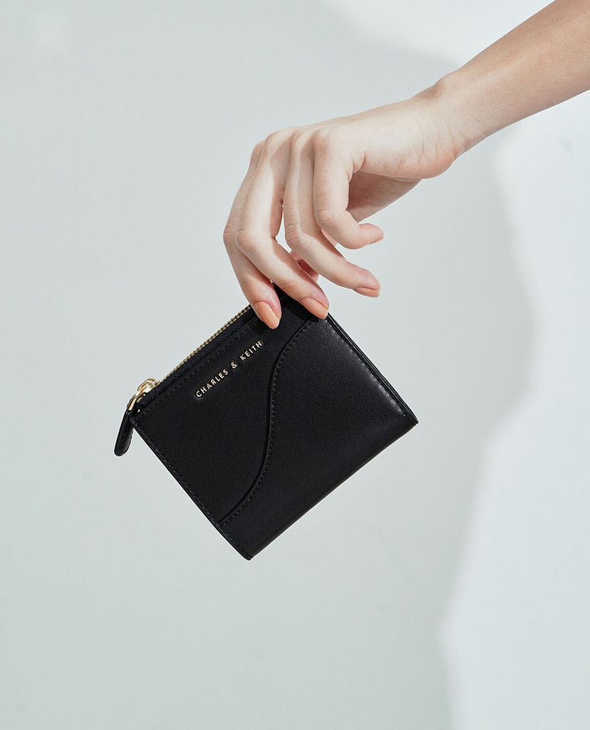 CHARLES & KEITH - Ví nữ phom vuông Top Zip
