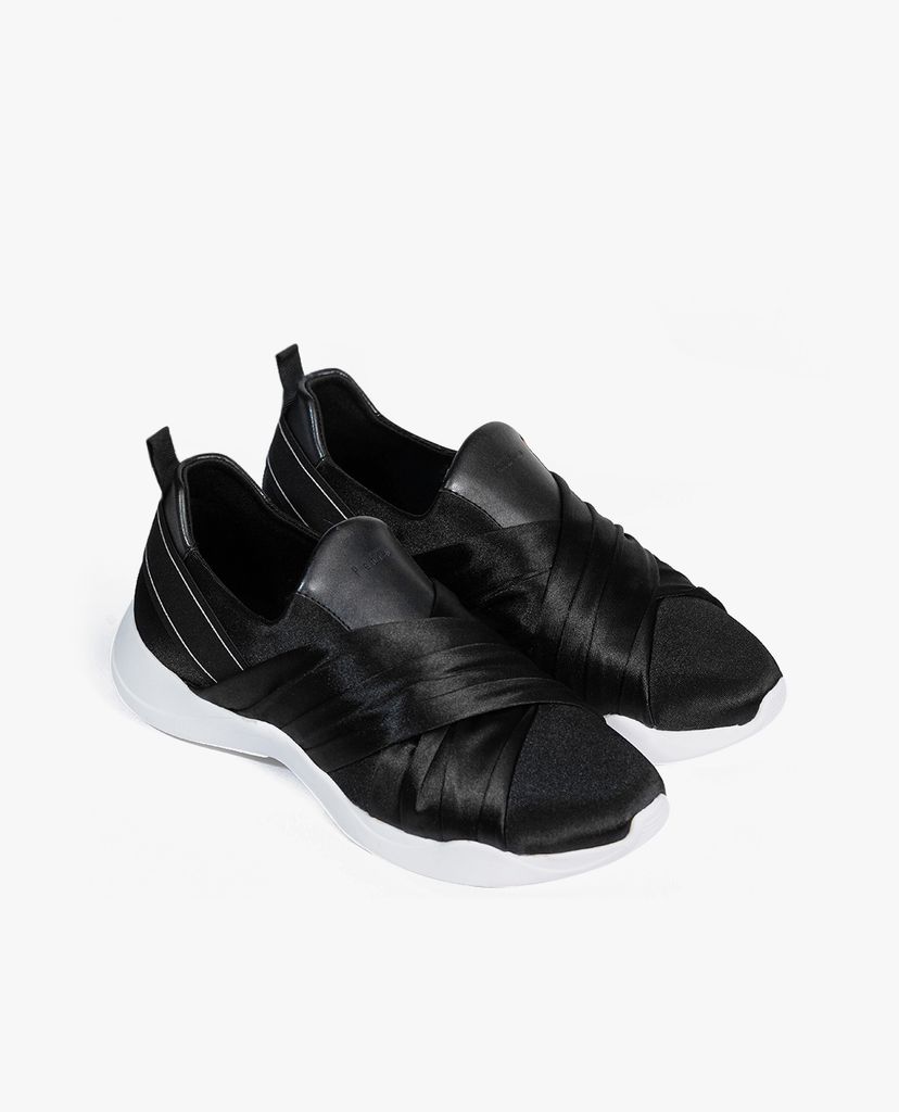 Giày sneaker nữ phối vải satin óng ánh