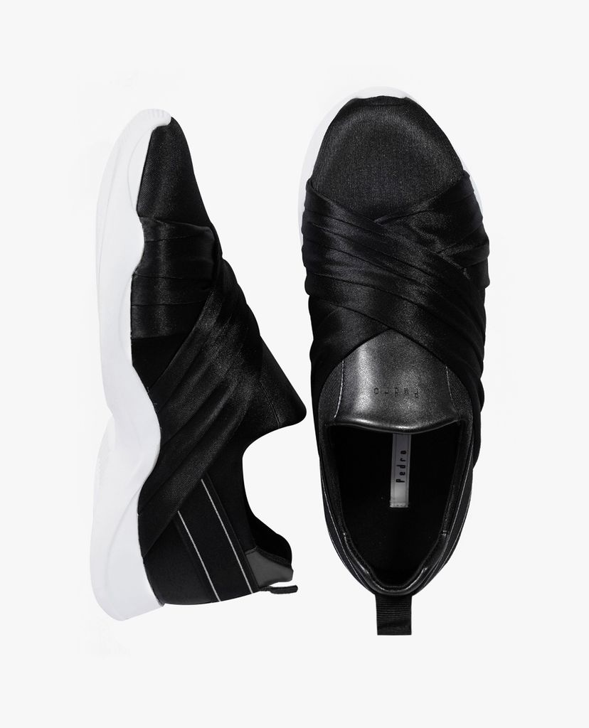 Giày sneaker nữ phối vải satin óng ánh