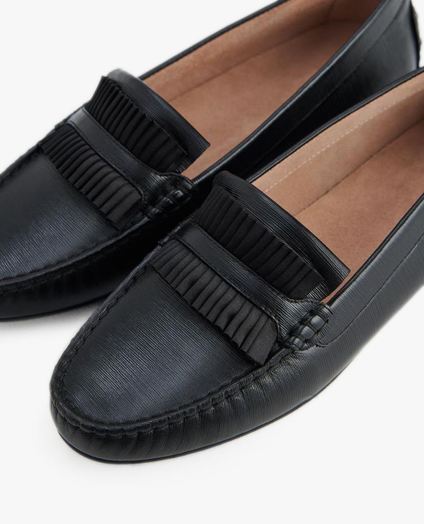 PEDRO - Giày đế bệt mũi tròn Pleats Embellished Leather