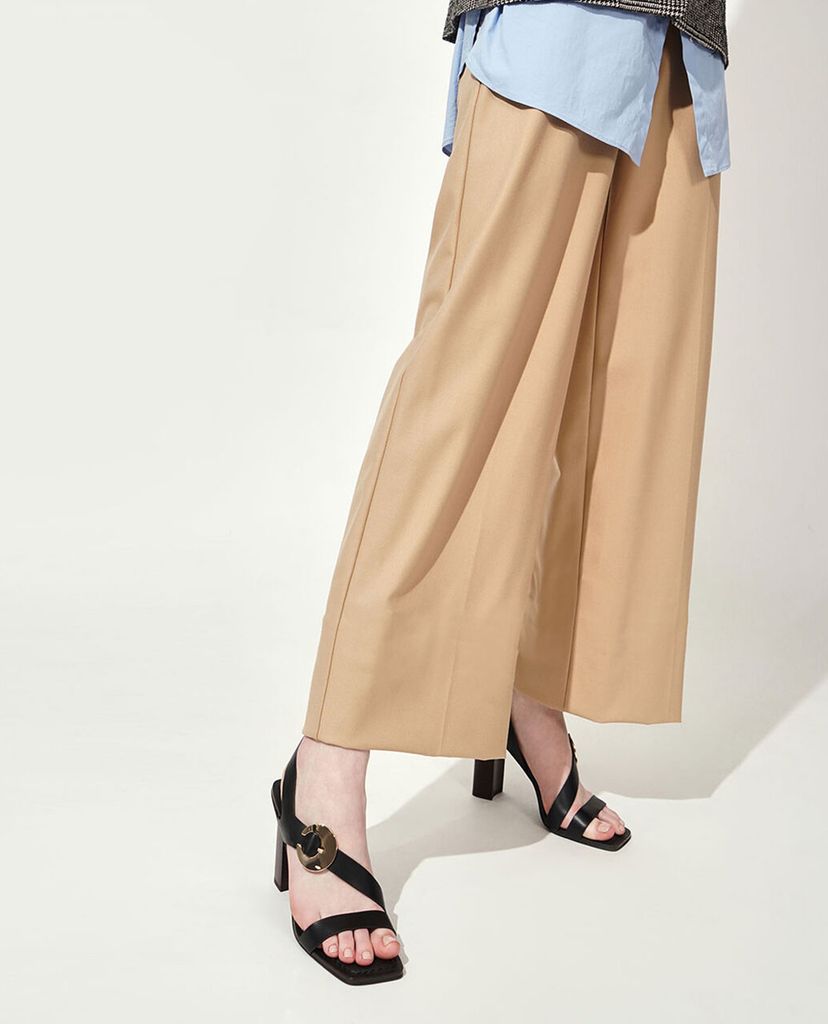 CHARLES & KEITH - Giày cao gót quai ngang Leather Hammered