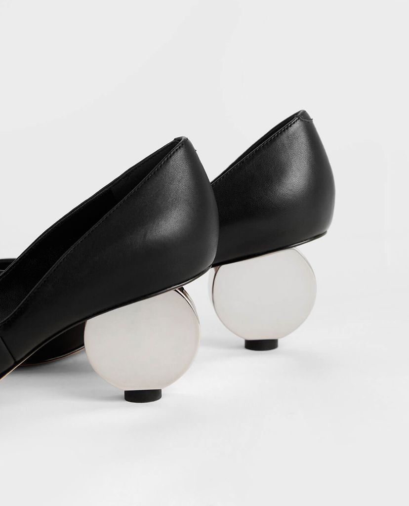 CHARLES & KEITH - Giày cao gót mũi nhọn V Cut Sculptural