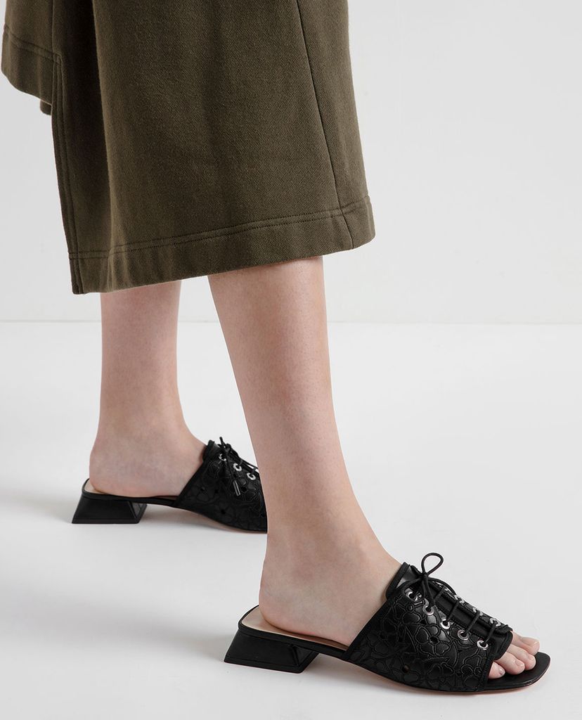 CHARLES & KEITH - Giày sandal nữ thắt dây Embroidered Lace Up