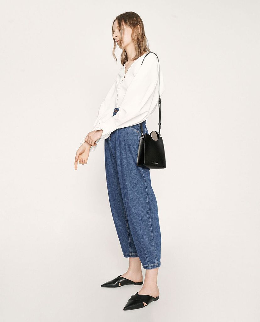 CHARLES & KEITH - Túi đeo chéo nữ hình thang Chrome Detail Leather